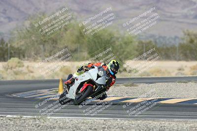 media/Oct-30-2025-Racers Edge (Thu) [[dabbdaf680]]/3-B Group/Session 5 (Turn 6)/